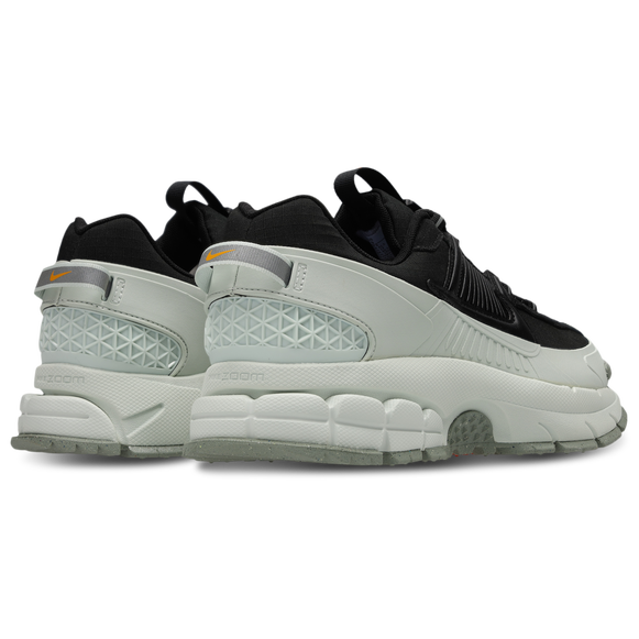 Nike Zoom Vomero Roam Black/White Sneakers Prestige Stride