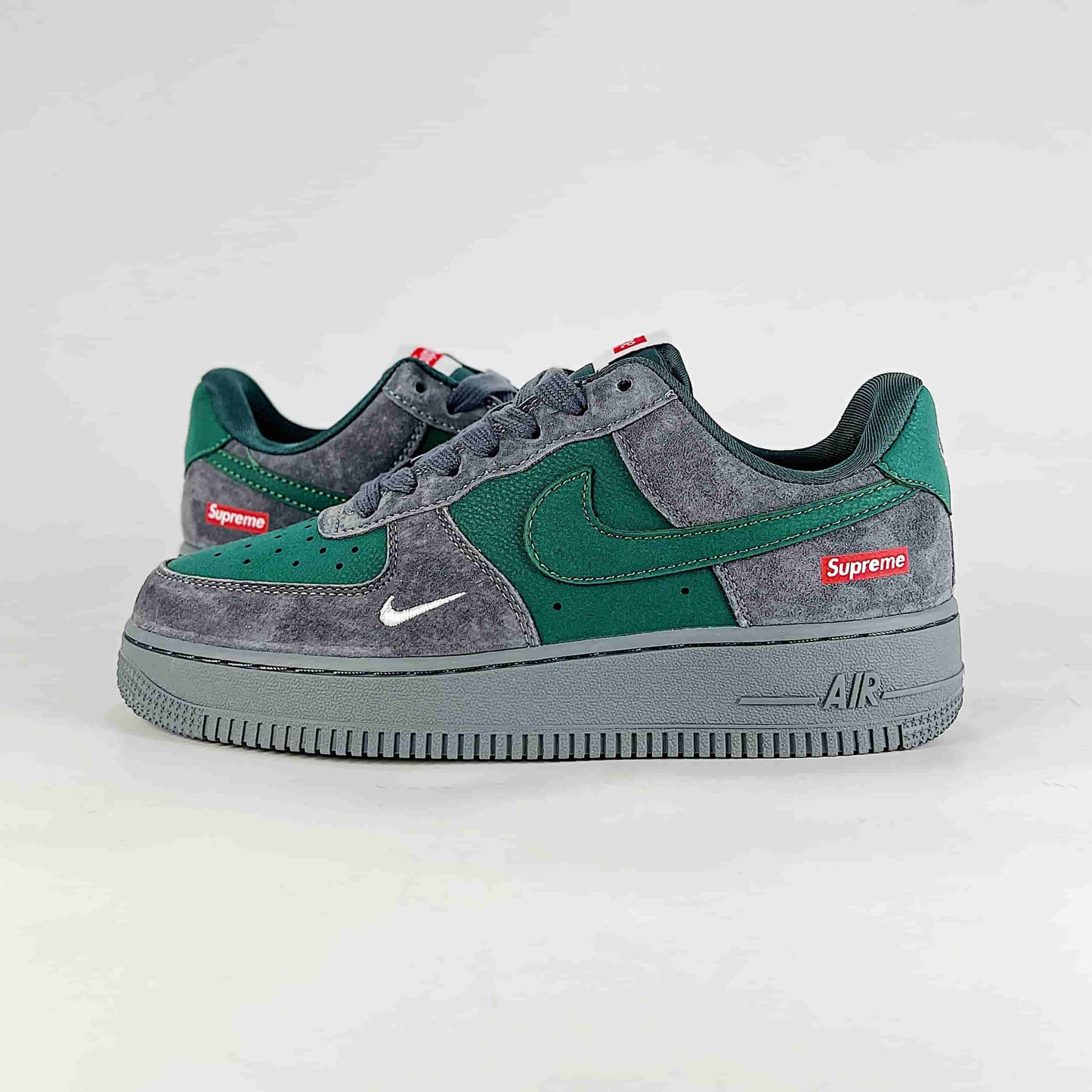Nike Air Force 1 Low x Supreme sneakers