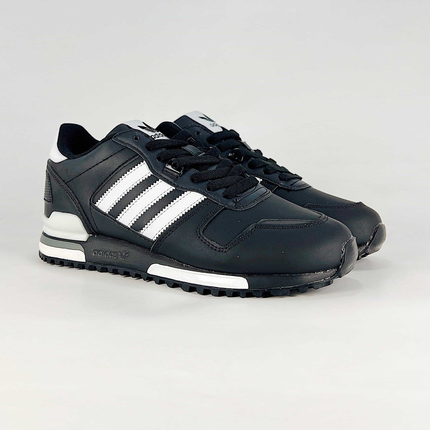 Adidas ZX 700 Sneakers