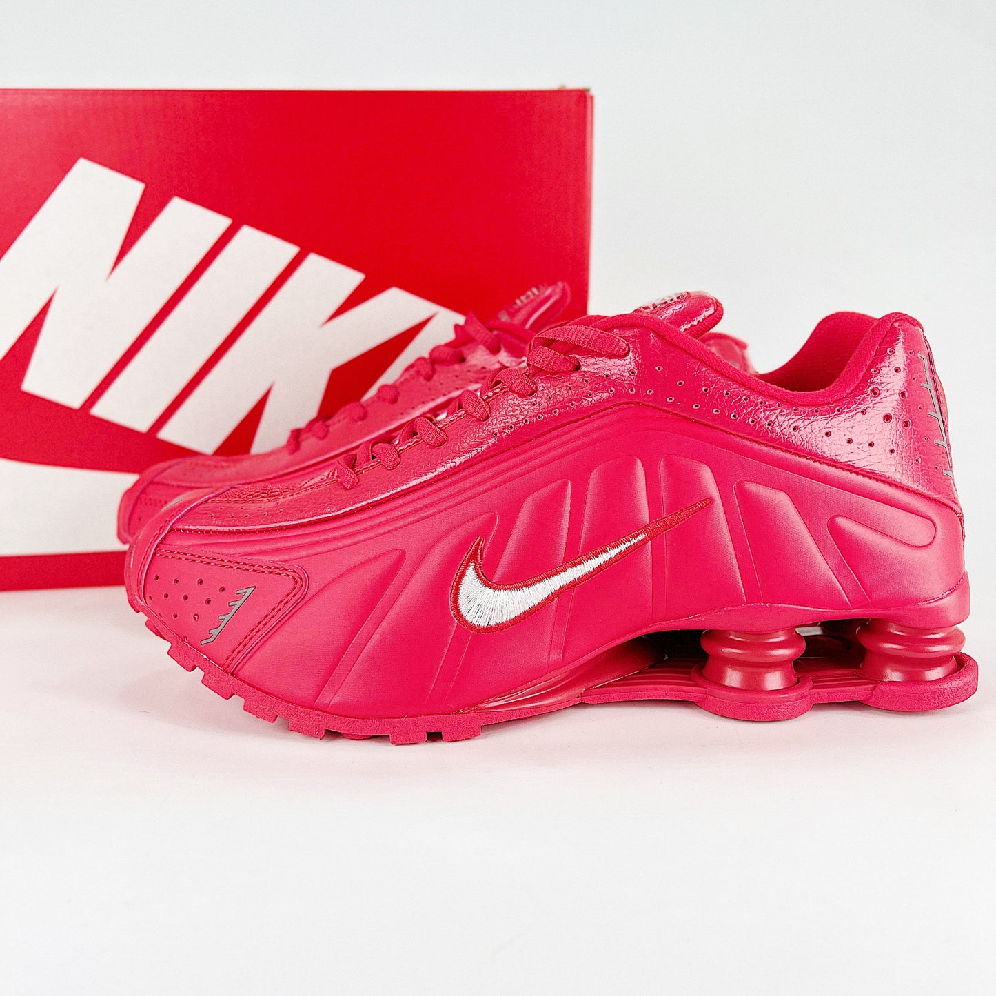 Nike Shox R4 Sneakers