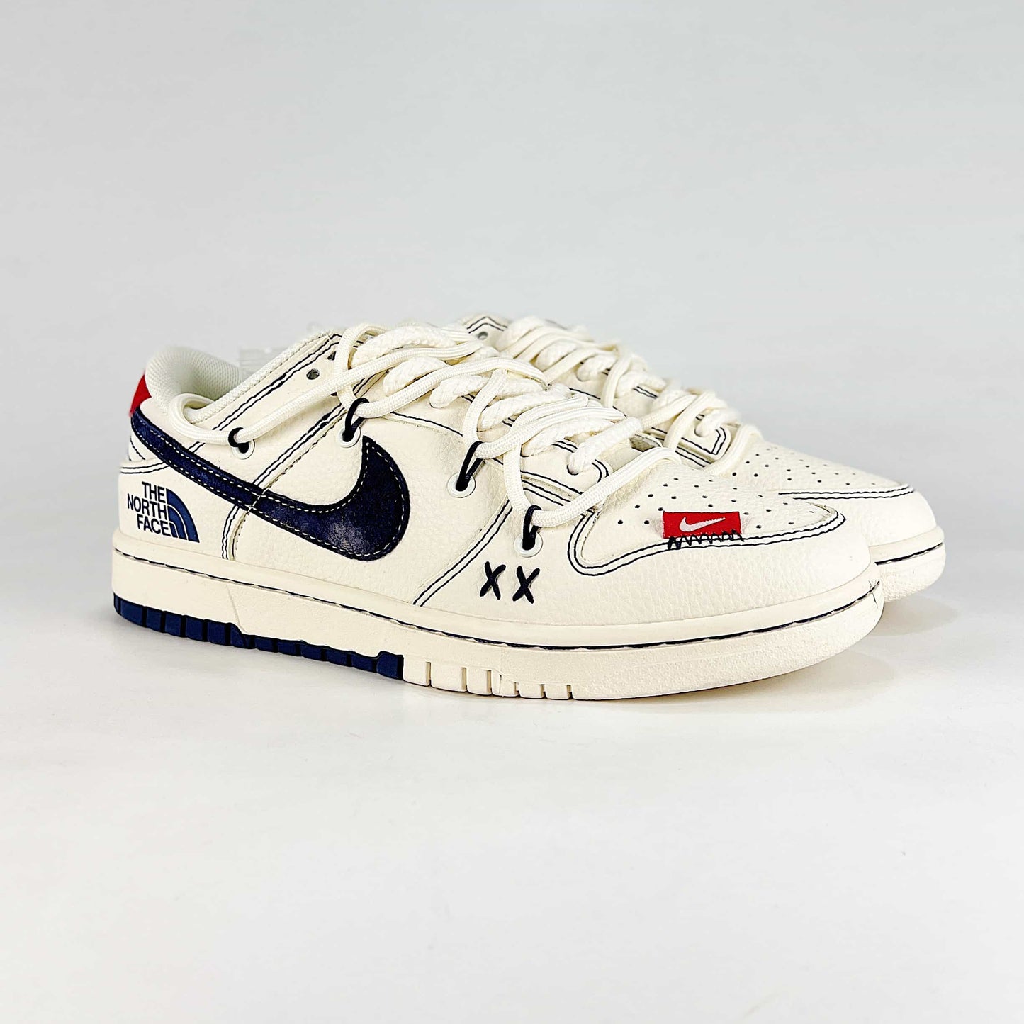 Nike SB Dunk Low Sneakers