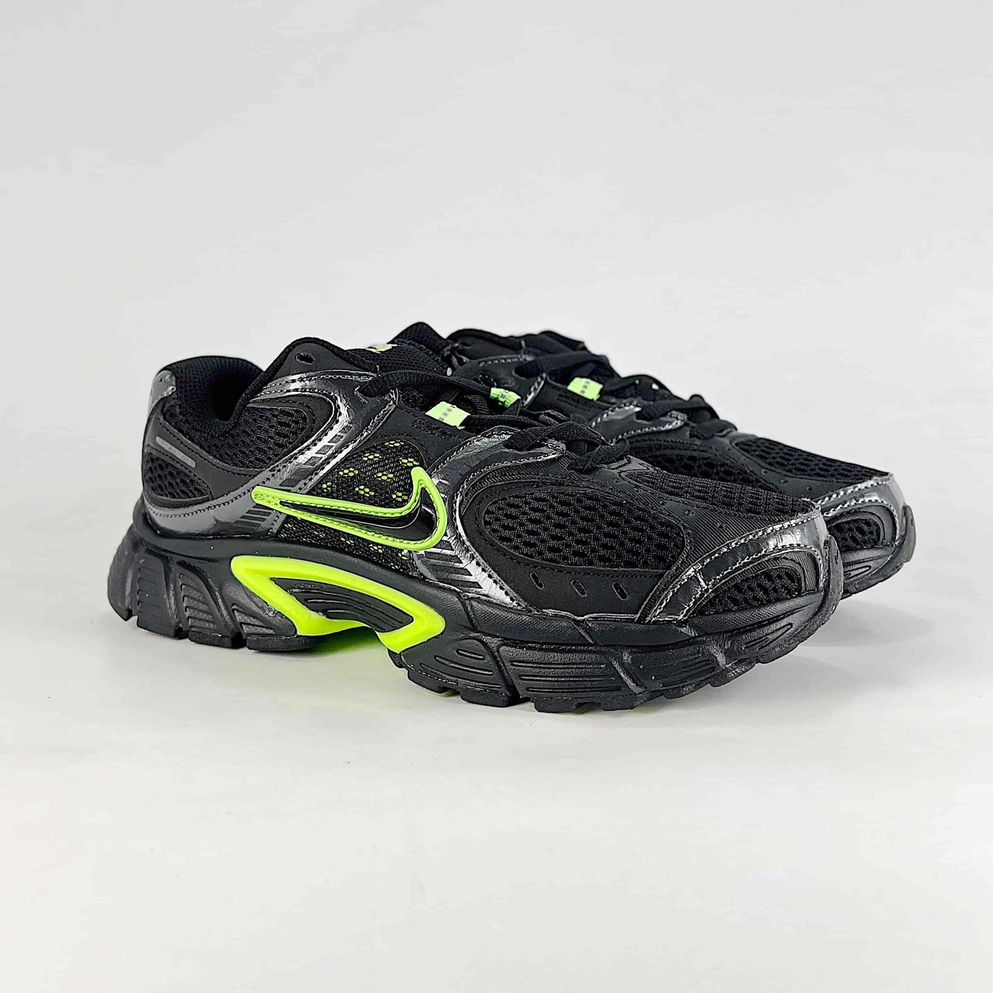 Nike V5 RNR Sneakers